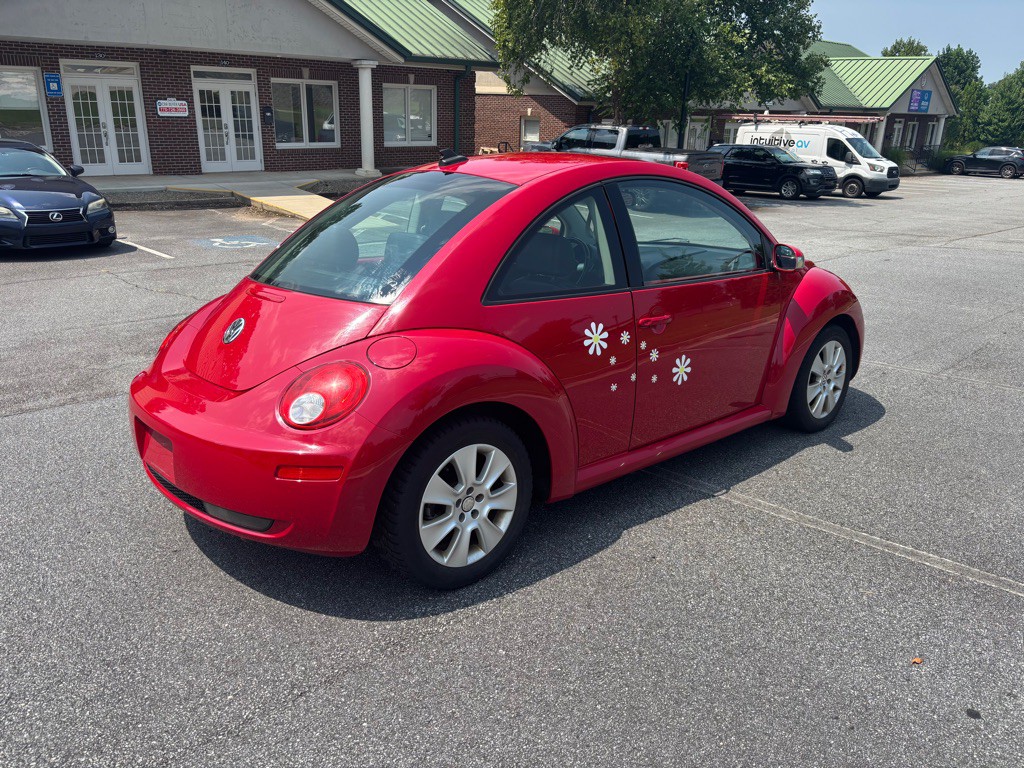 2010 Volkswagen Beetle Image 6
