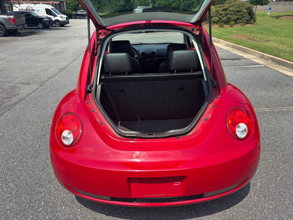 2010 Volkswagen Beetle Image 13