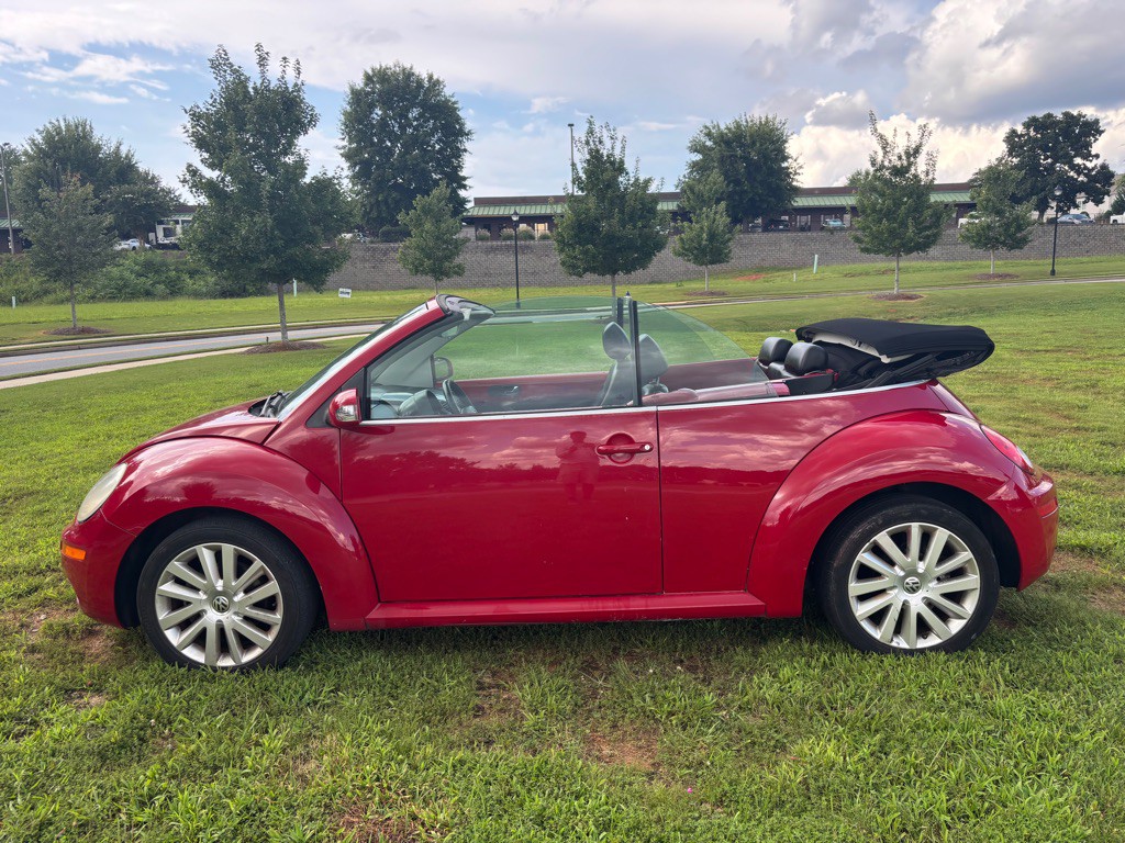 2008 Volkswagen Beetle Image 8
