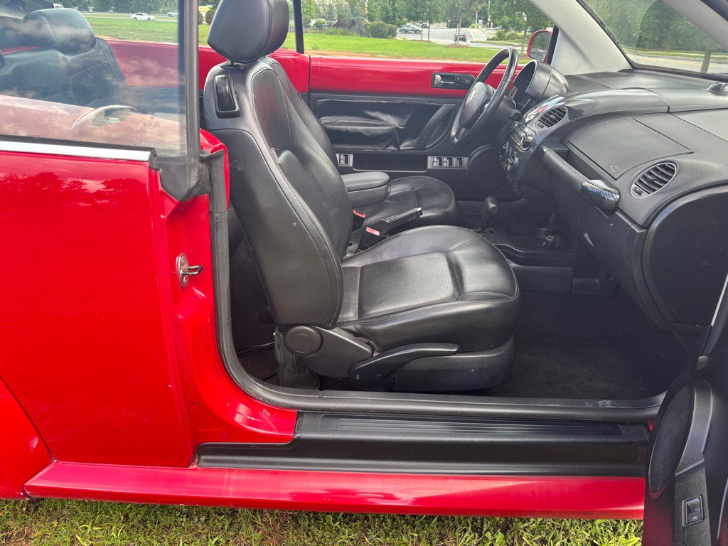 2008 Volkswagen Beetle Image 10