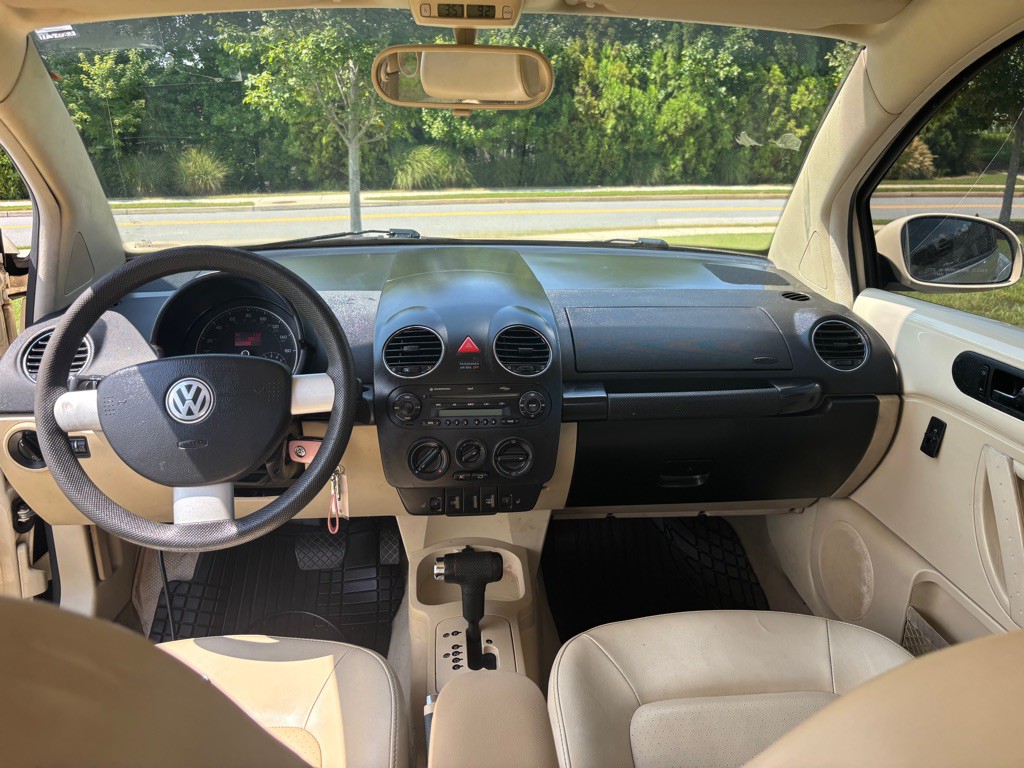 2007 Volkswagen Beetle Image 4
