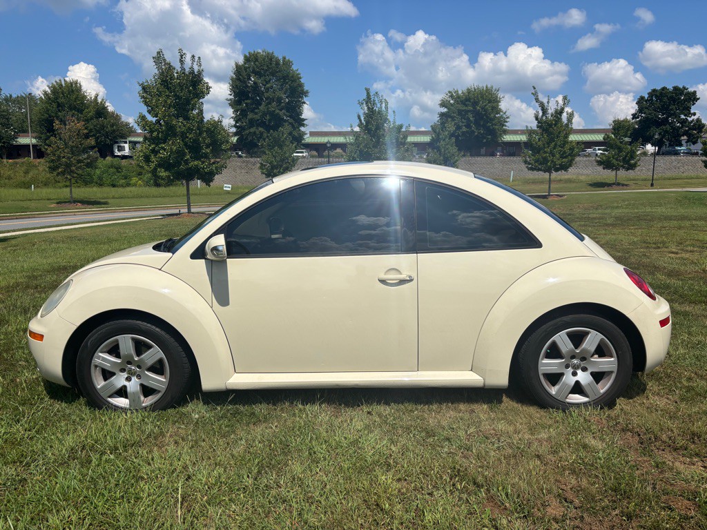 2007 Volkswagen Beetle Image 9