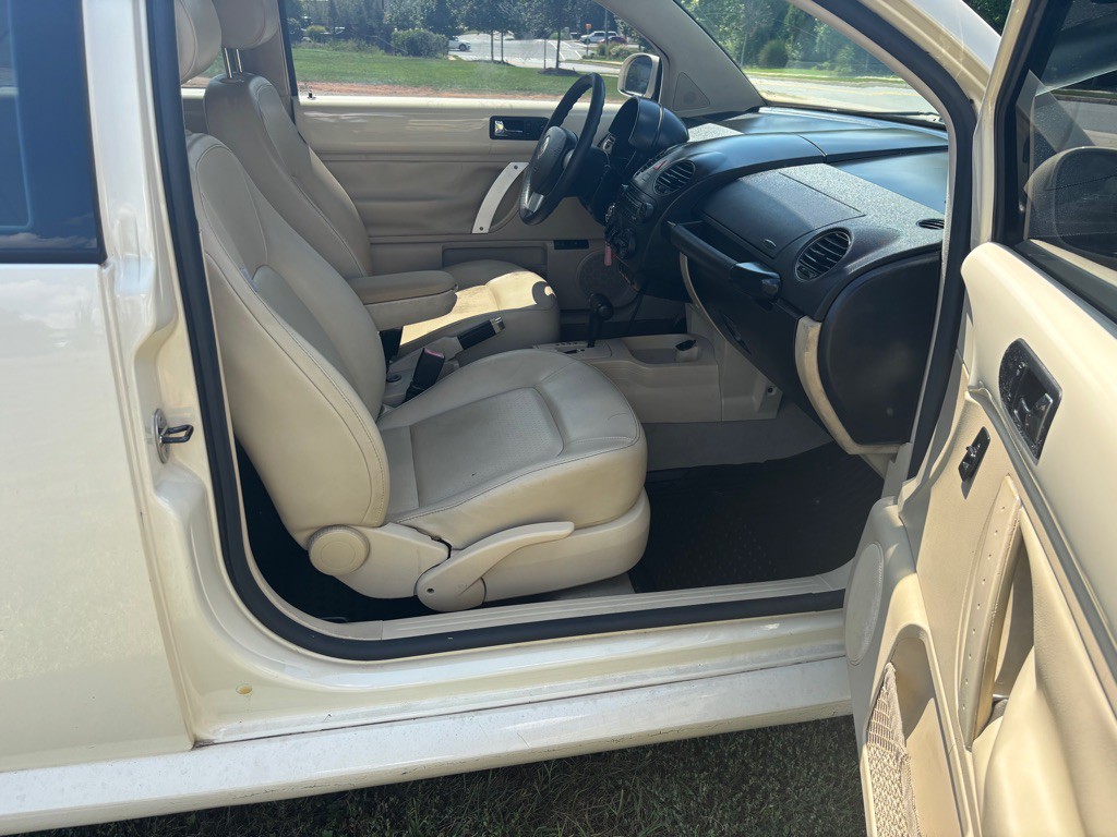 2007 Volkswagen Beetle Image 14