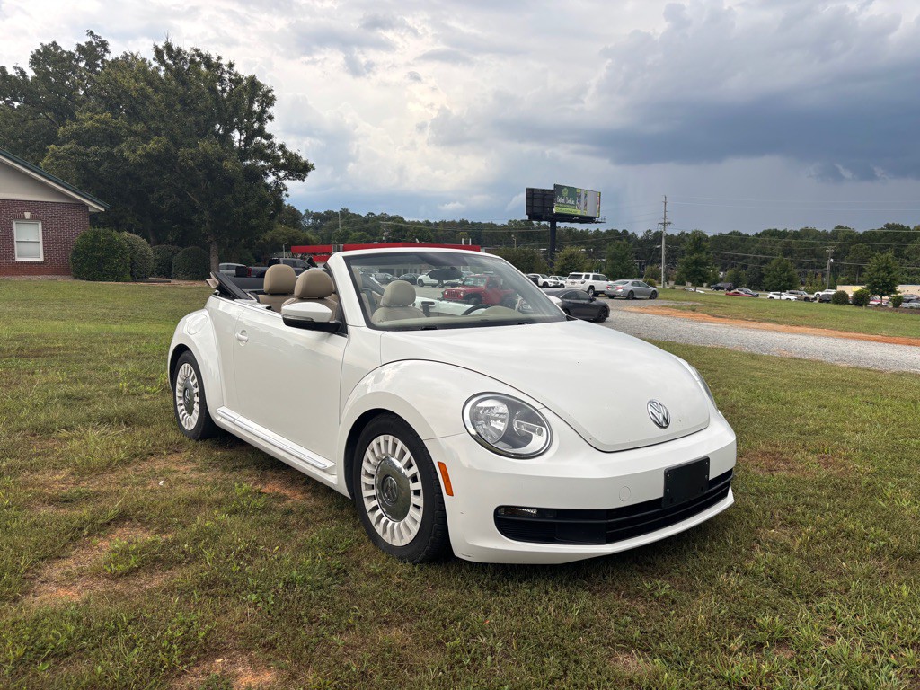 2013 Volkswagen Beetle Image 3