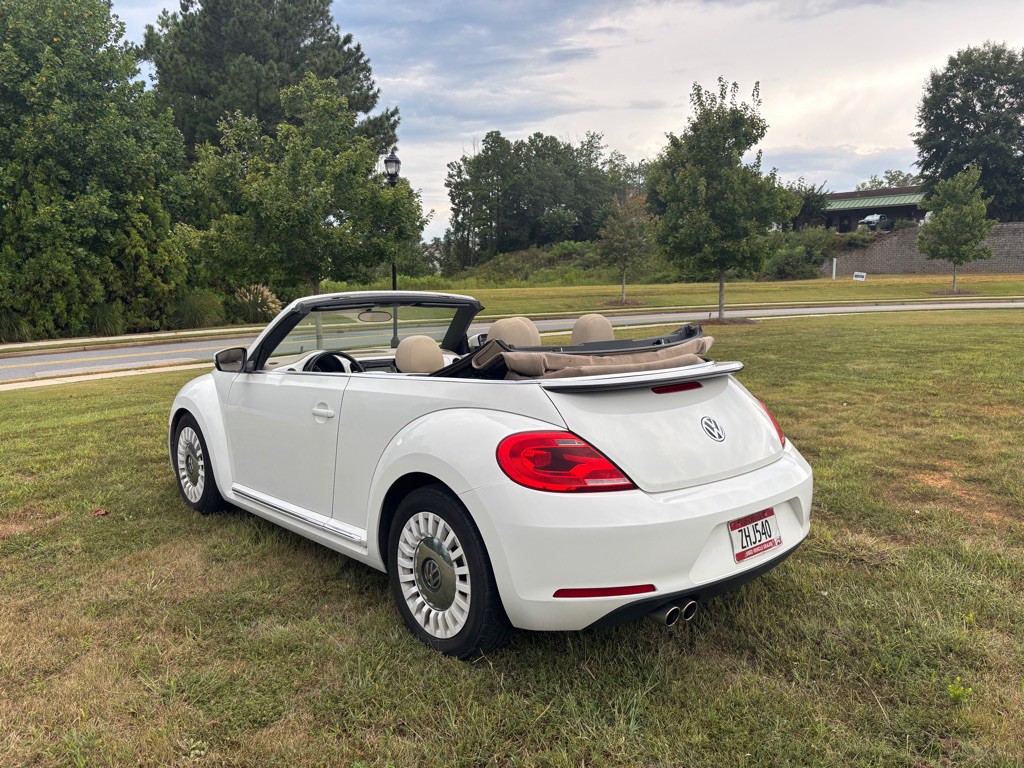 2013 Volkswagen Beetle Image 7