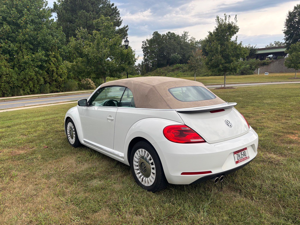 2013 Volkswagen Beetle Image 17