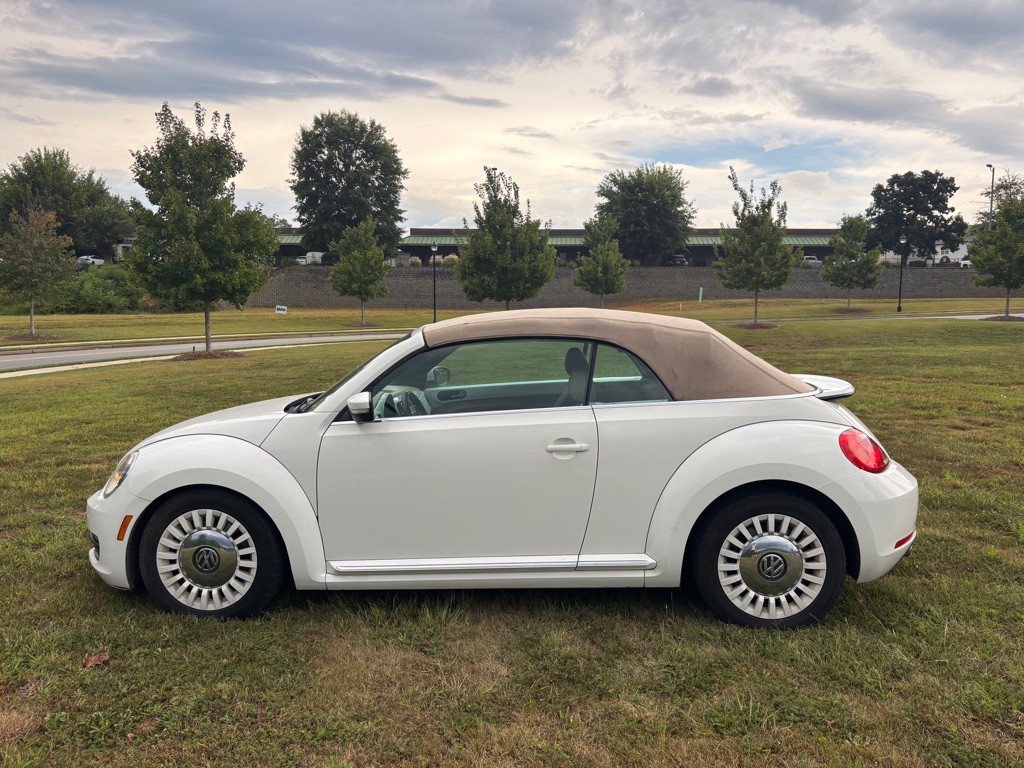 2013 Volkswagen Beetle Image 18