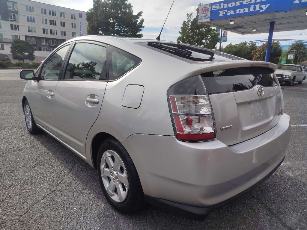 2005 Toyota Prius Image 2