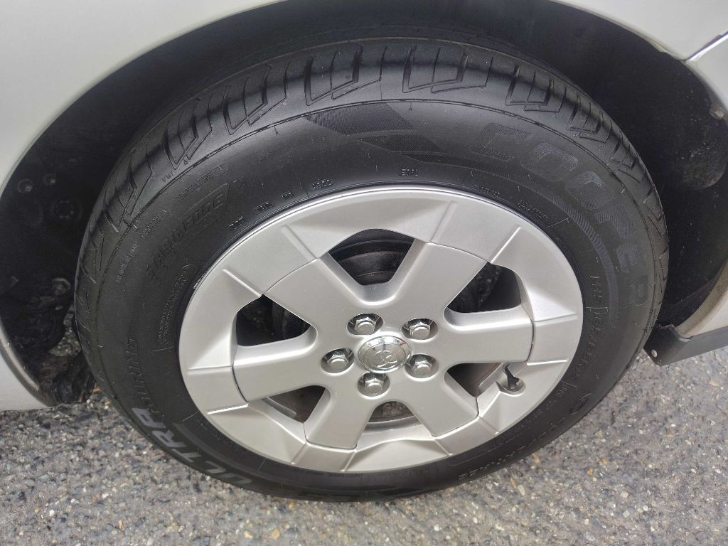 2005 Toyota Prius Image 24