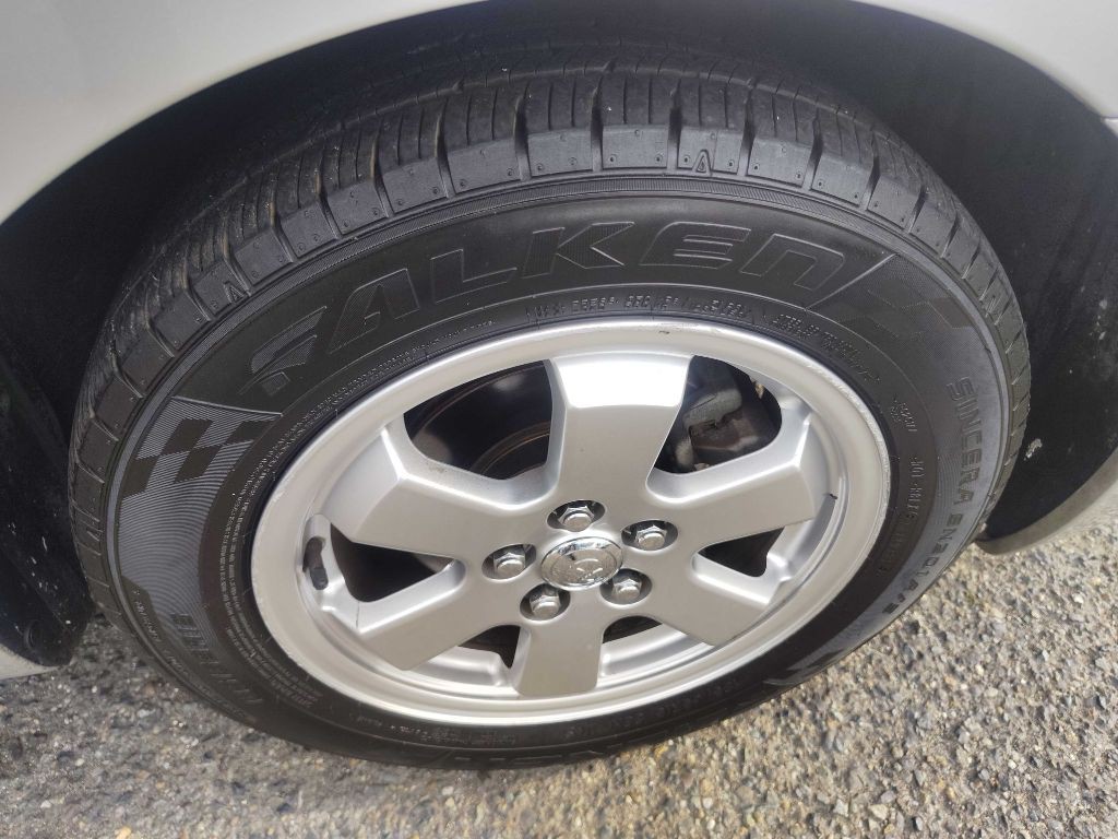 2005 Toyota Prius Image 25
