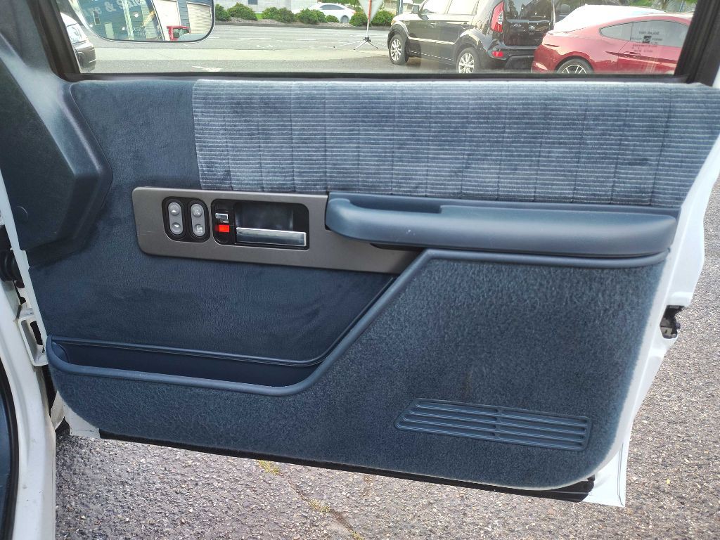 1994 GMC Sierra Image 22