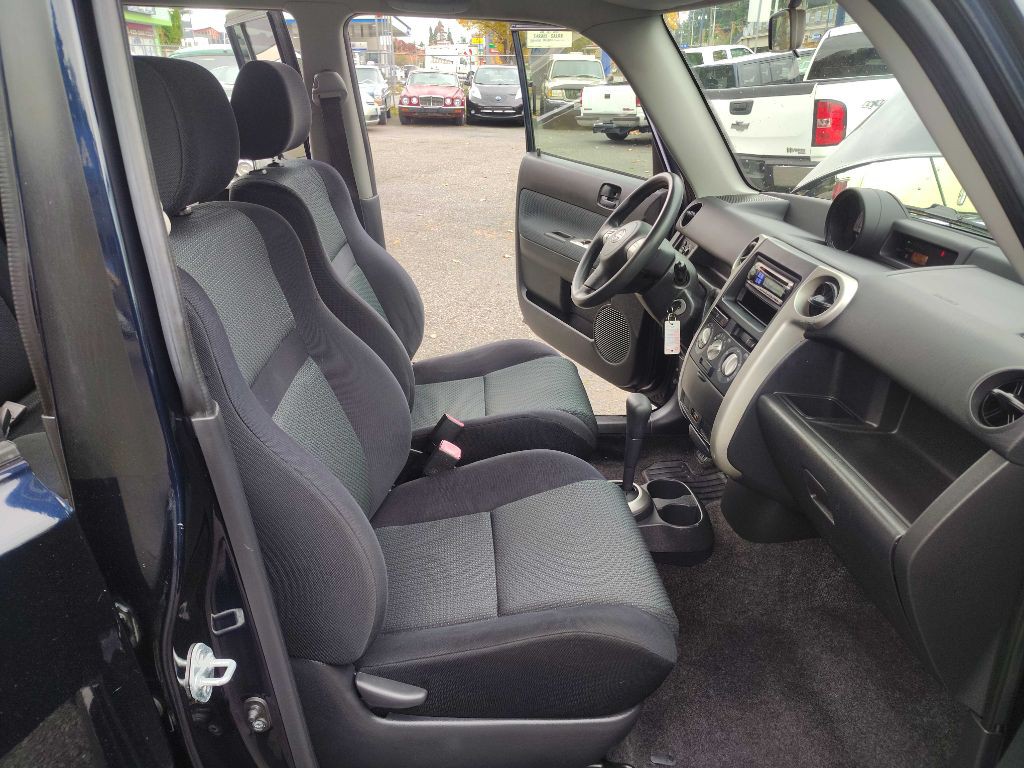 2006 Scion xB Image 17