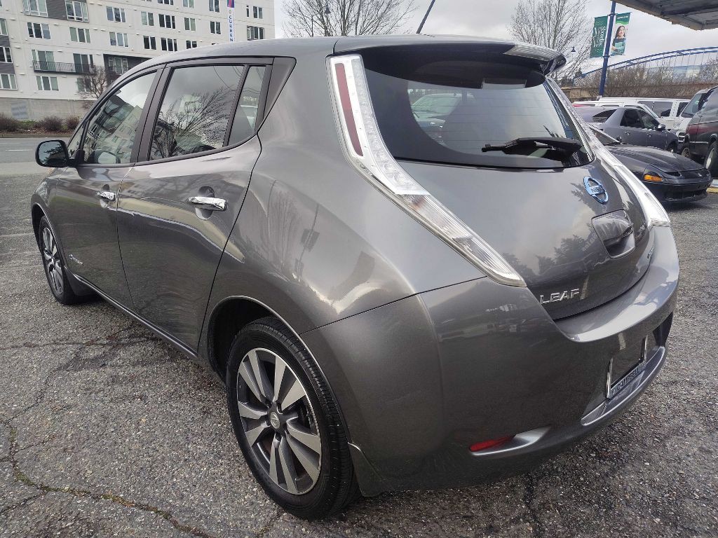 2015 Nissan Leaf Image 2