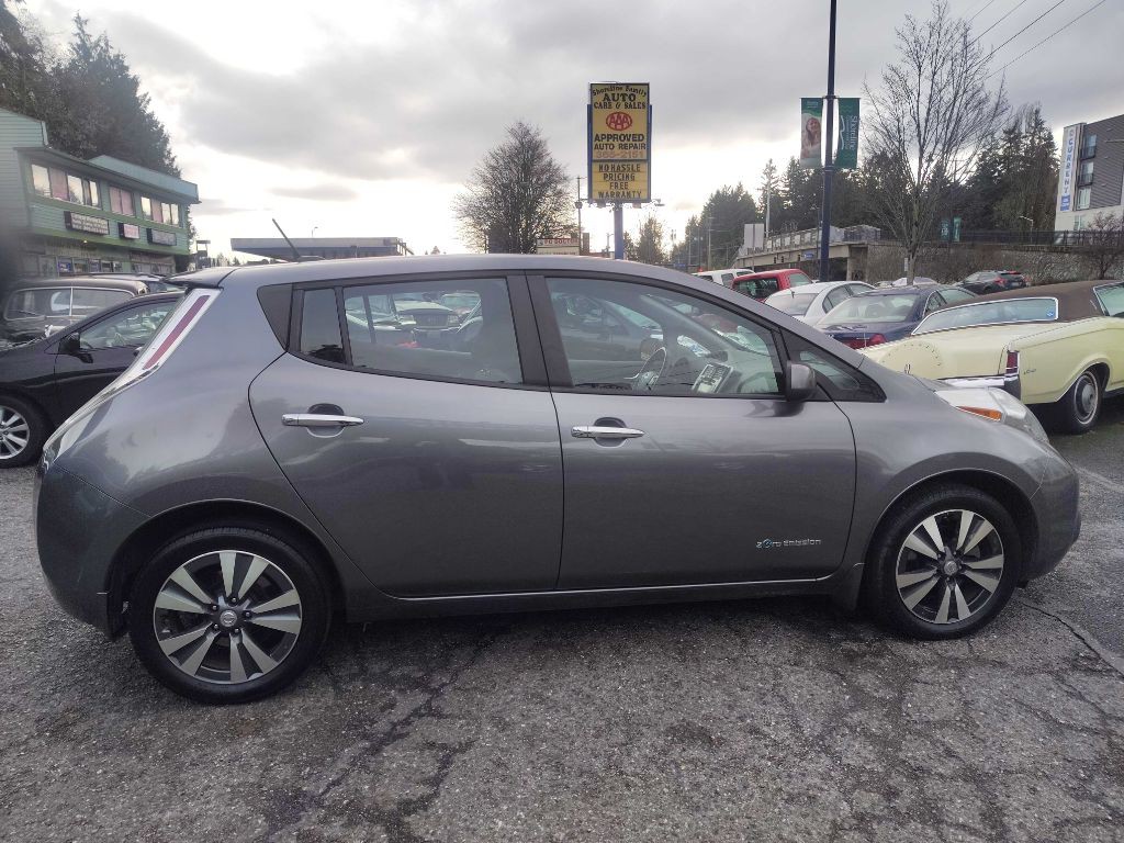 2015 Nissan Leaf Image 5