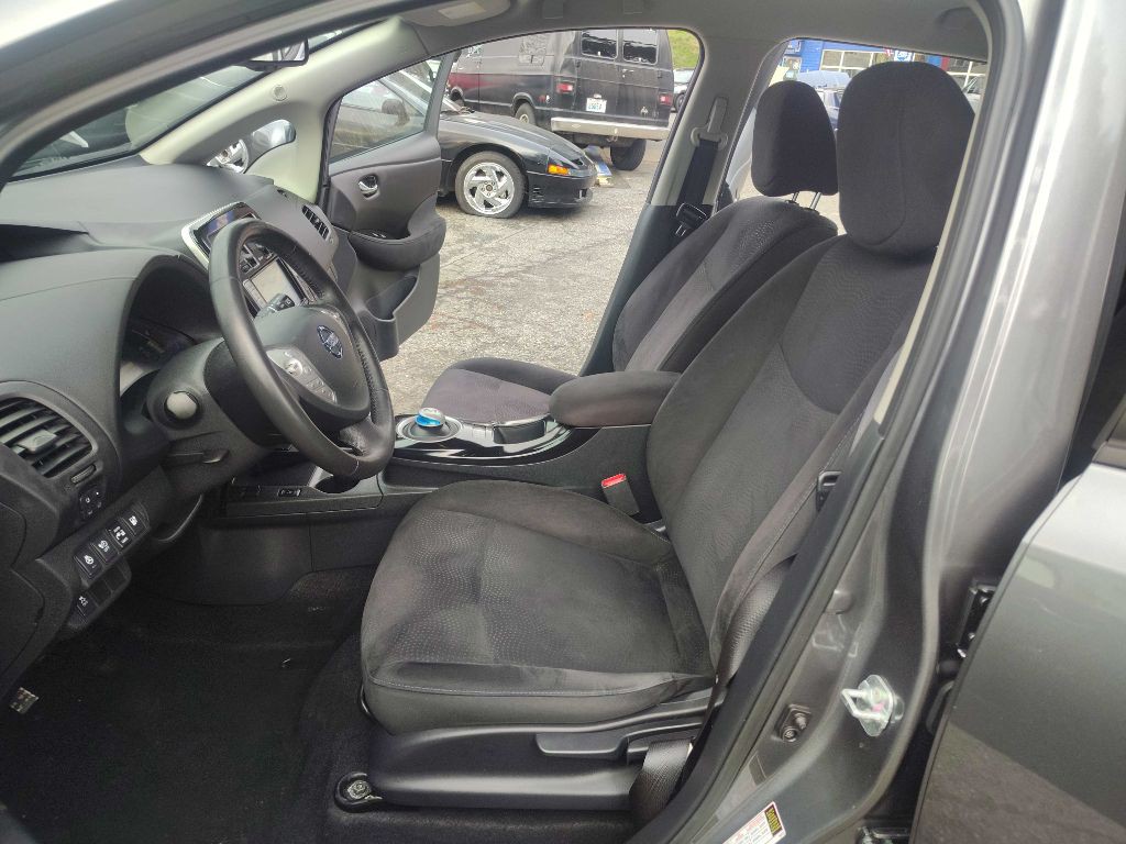 2015 Nissan Leaf Image 12