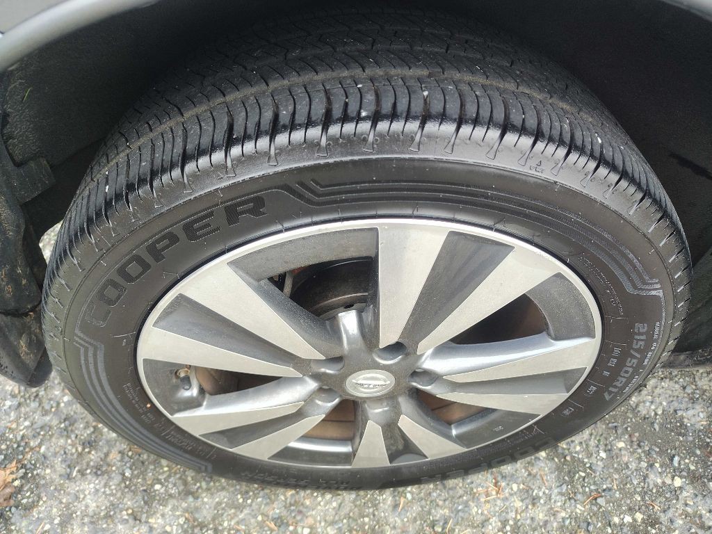 2015 Nissan Leaf Image 27