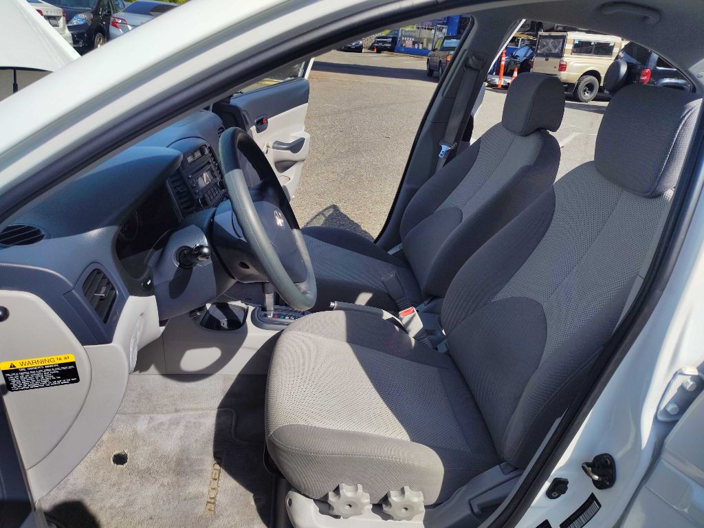 2007 Hyundai Accent Image 12