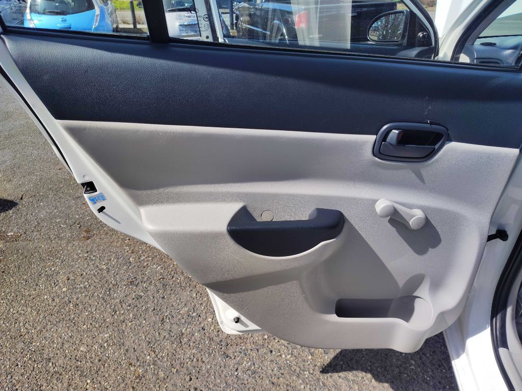 2007 Hyundai Accent Image 22