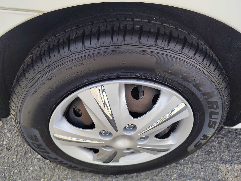 2007 Hyundai Accent Image 27