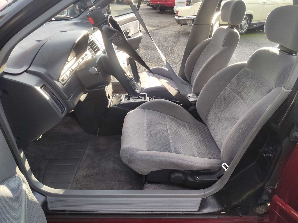 1992 Saturn SL2 Image 13