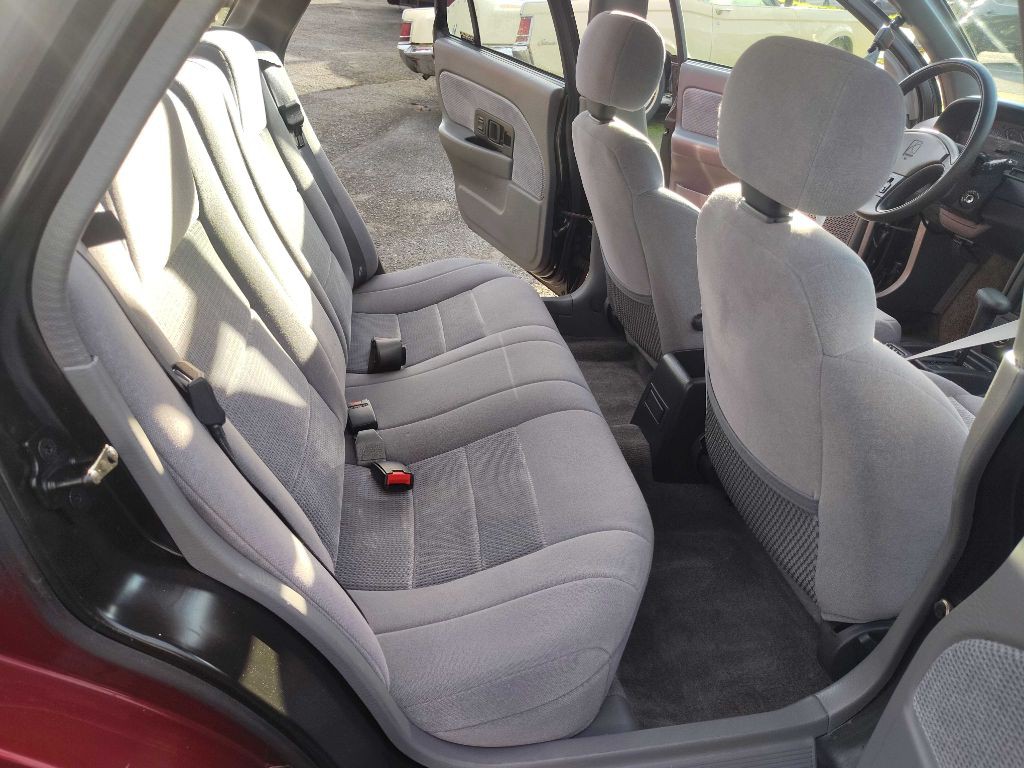 1992 Saturn SL2 Image 17