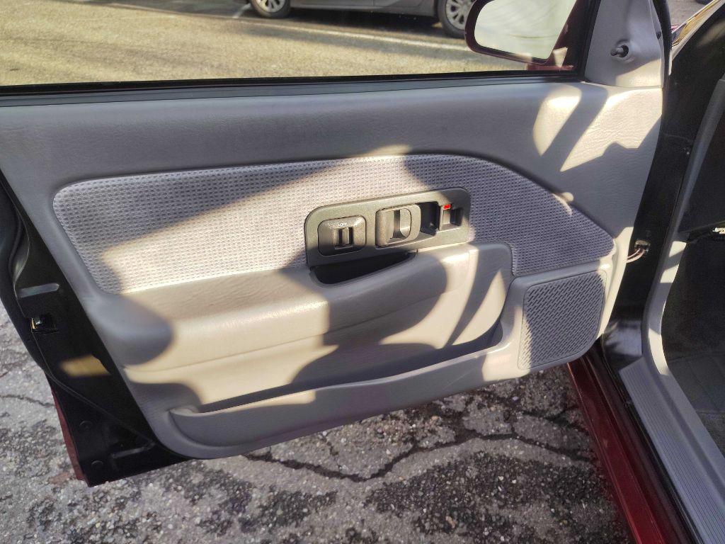 1992 Saturn SL2 Image 22