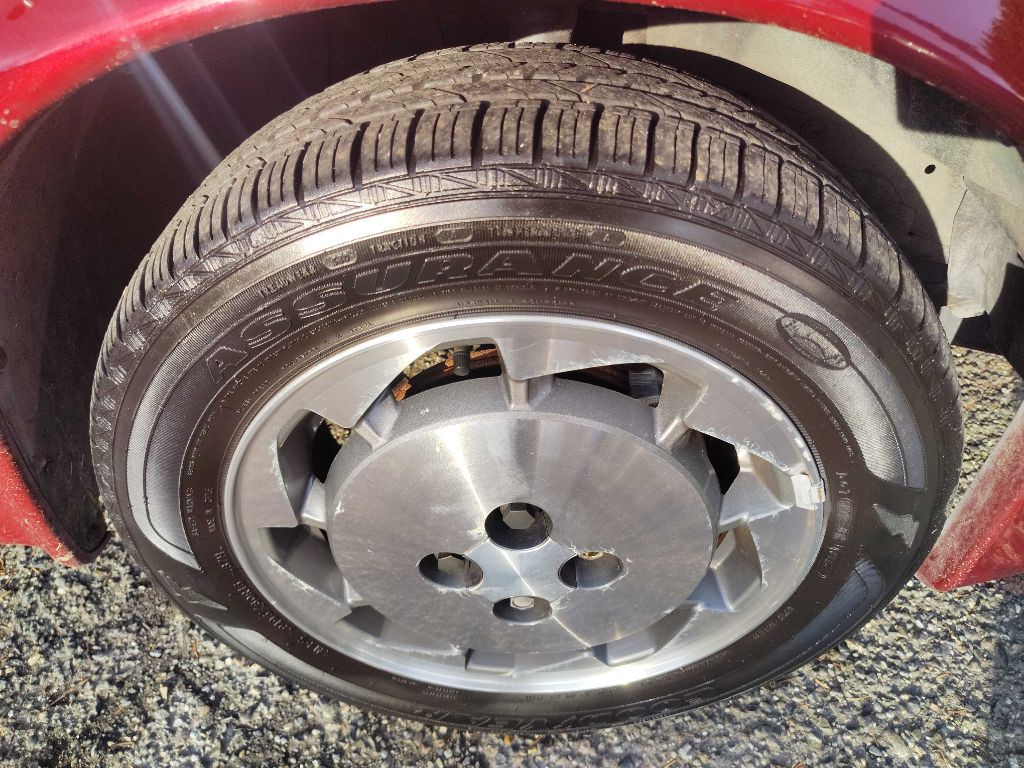 1992 Saturn SL2 Image 29