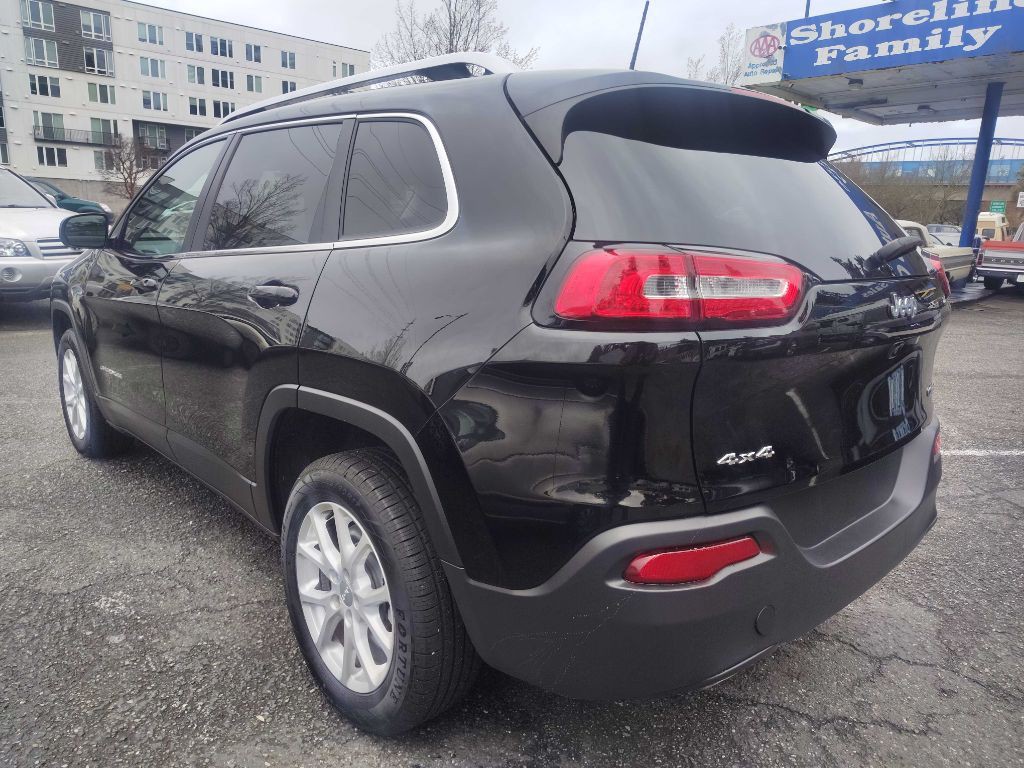 2018 Jeep Cherokee Image 2