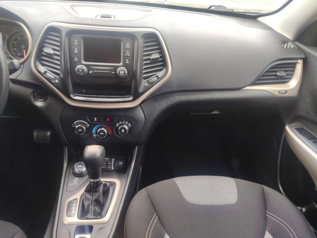 2018 Jeep Cherokee Image 10