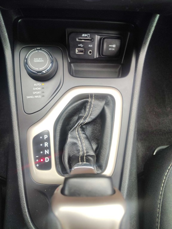 2018 Jeep Cherokee Image 12