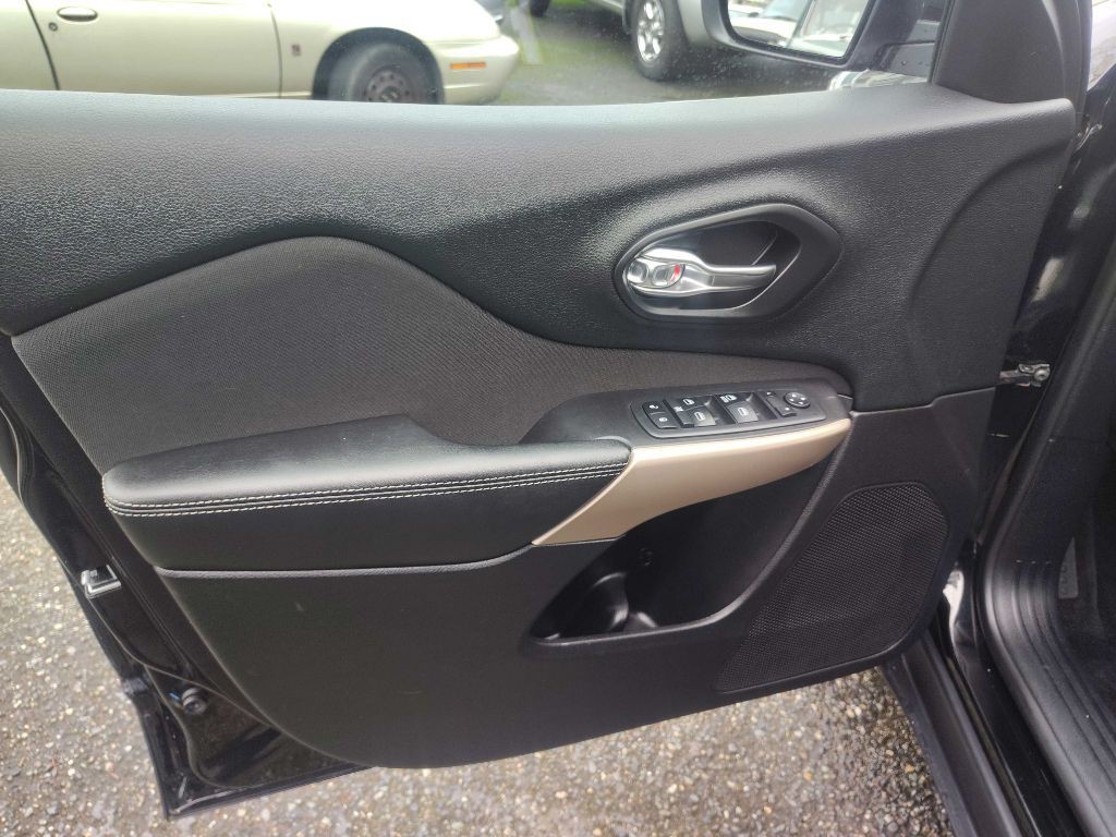 2018 Jeep Cherokee Image 22