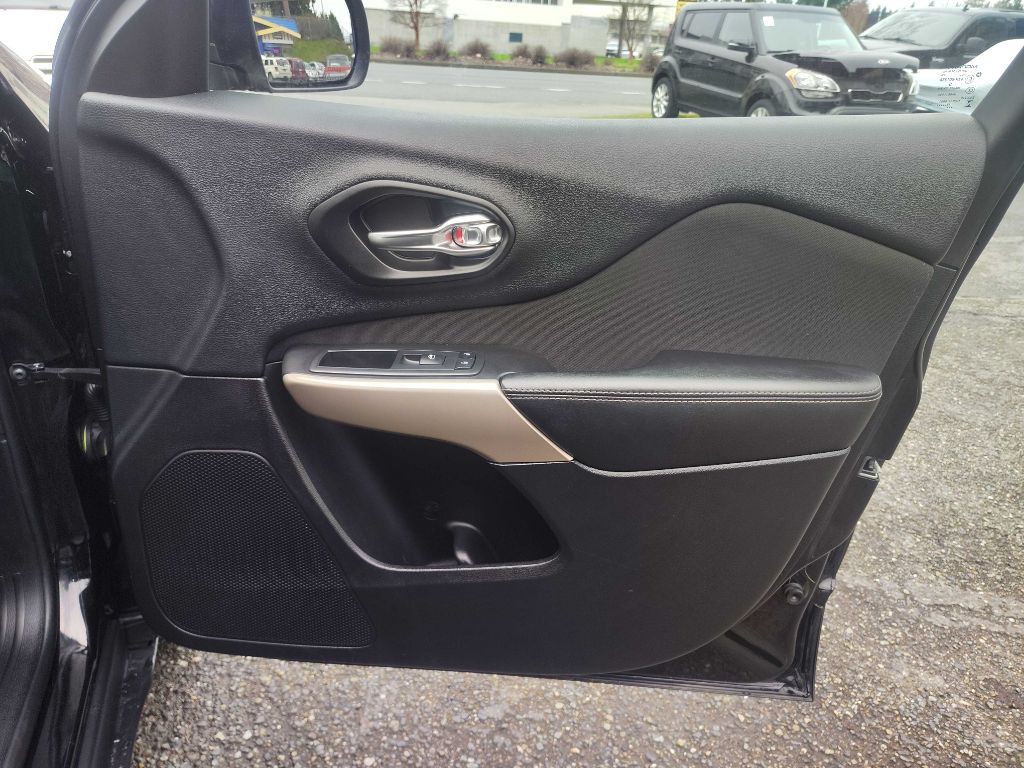 2018 Jeep Cherokee Image 25