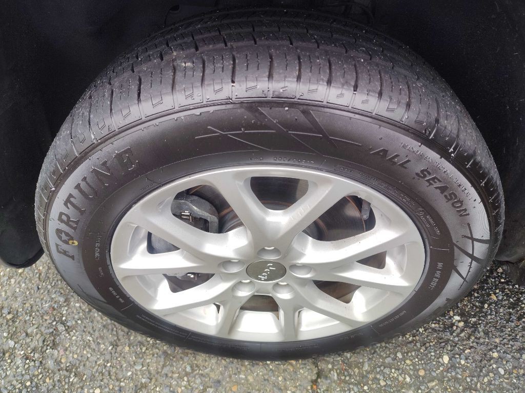 2018 Jeep Cherokee Image 28