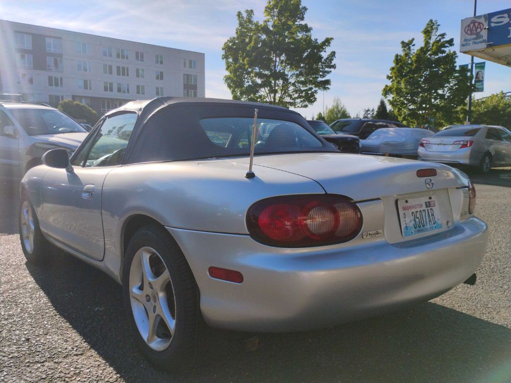 2001 Mazda MX-5 Miata Image 4
