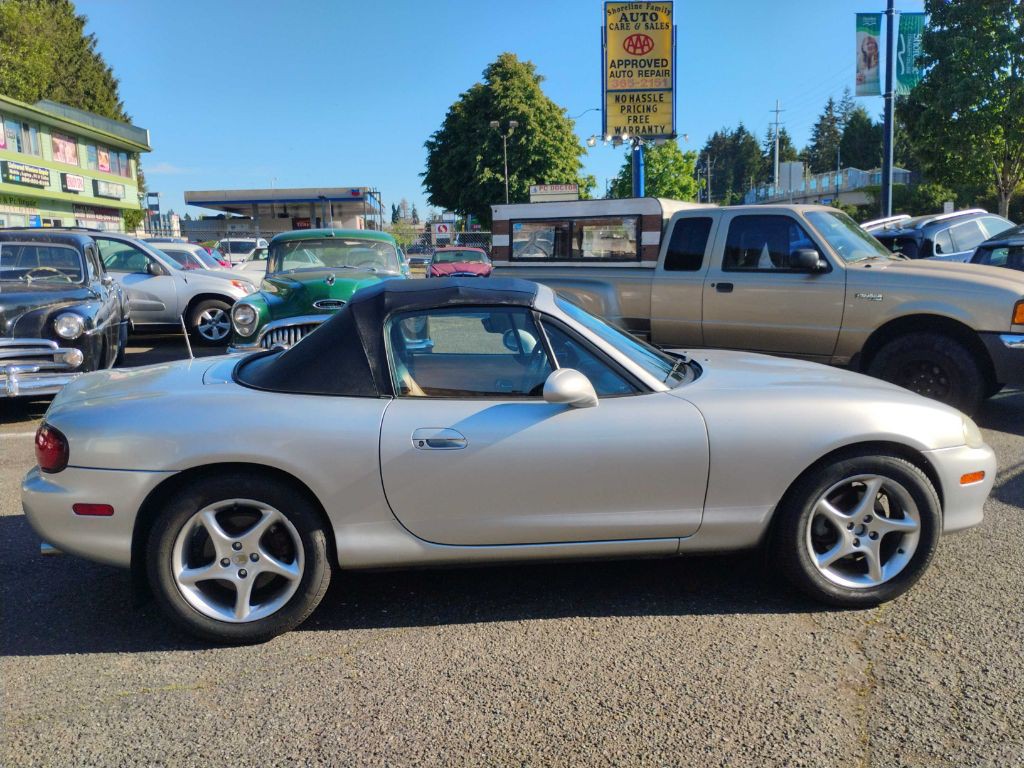 2001 Mazda MX-5 Miata Image 10