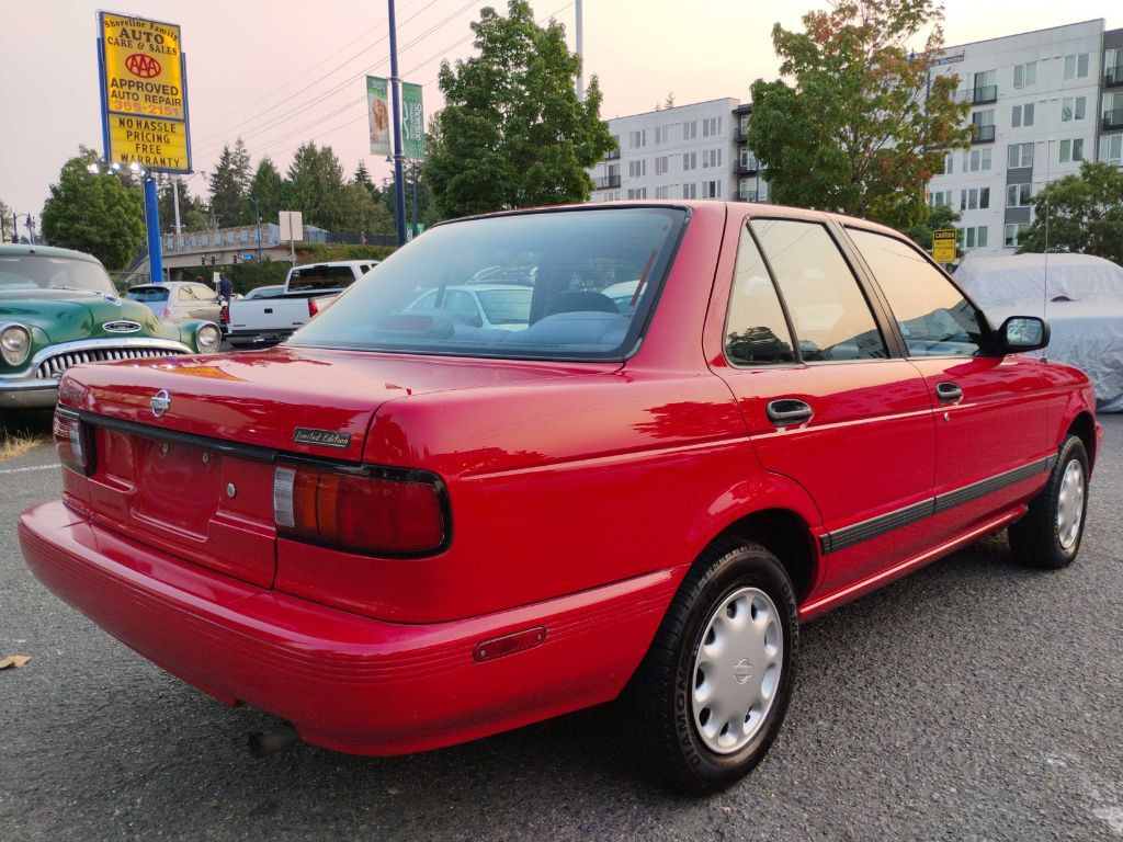 1994 Nissan Sentra Image 2