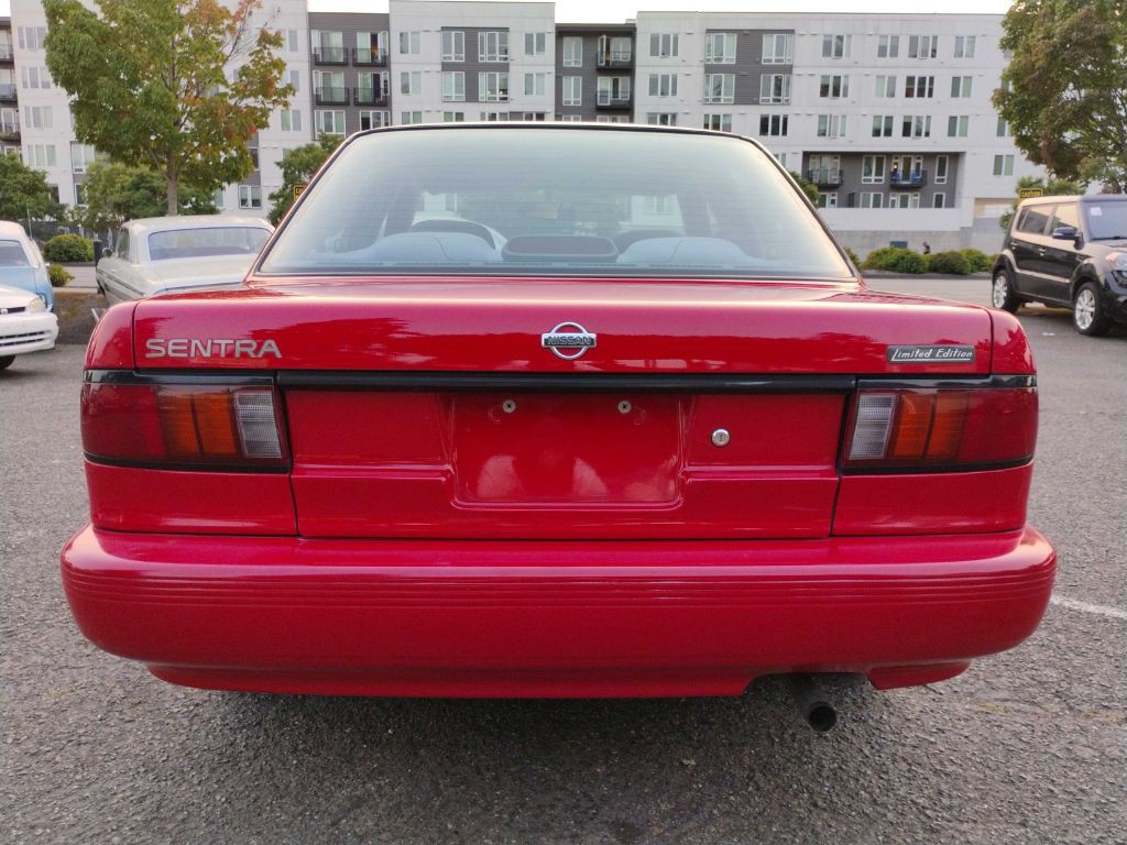 1994 Nissan Sentra Image 3