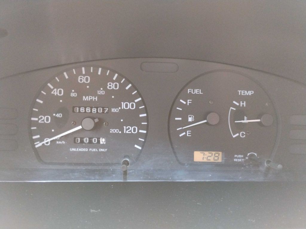 1994 Nissan Sentra Image 13