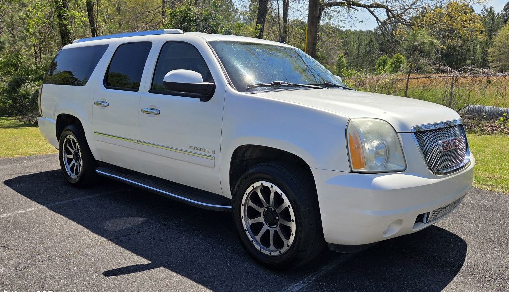 2009 GMC Yukon Image 2