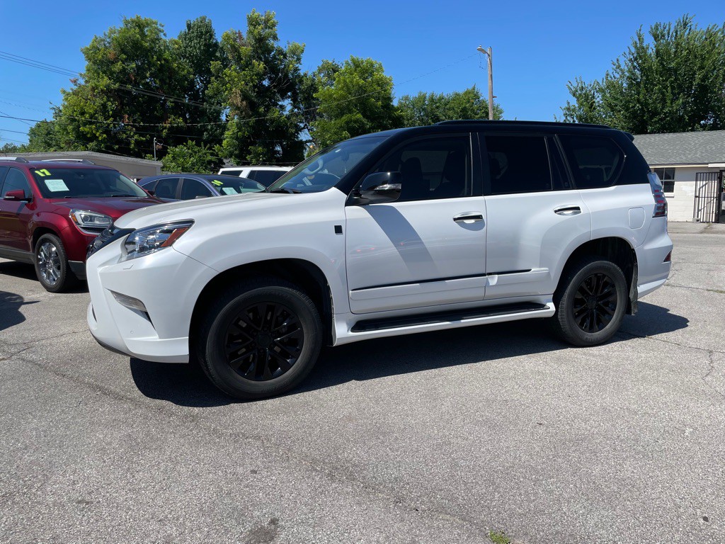 2018 Lexus GX Image 3