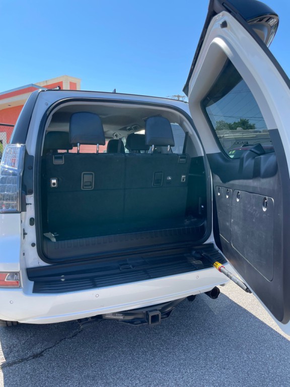 2018 Lexus GX Image 11