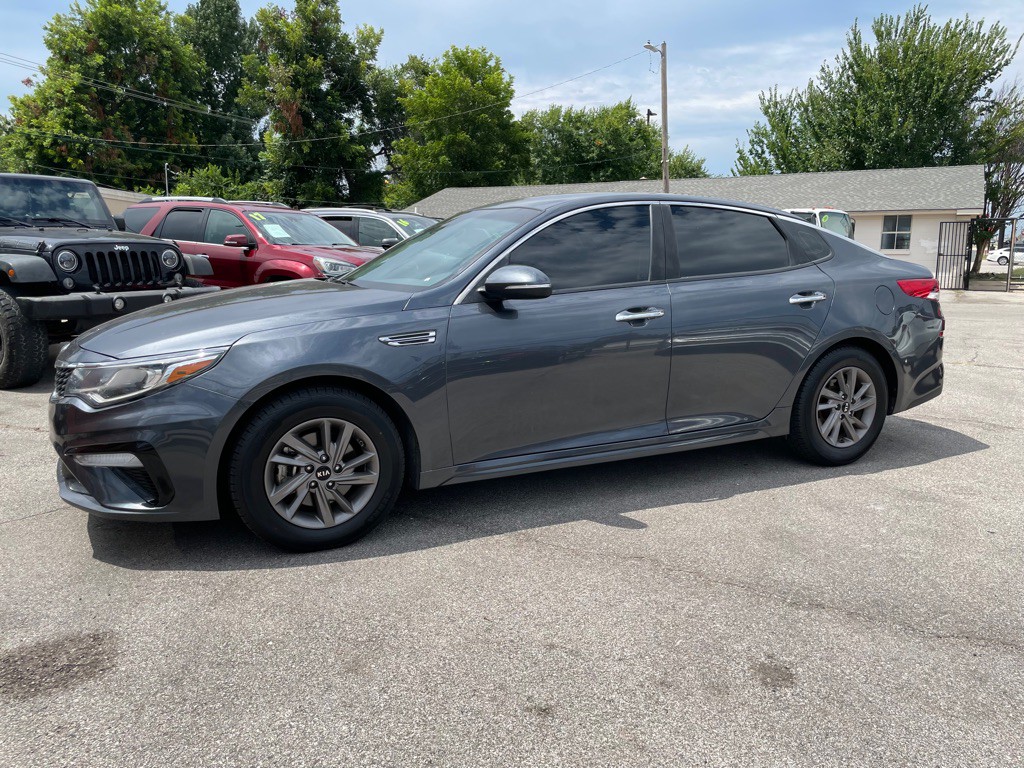 2020 Kia Optima Image 3
