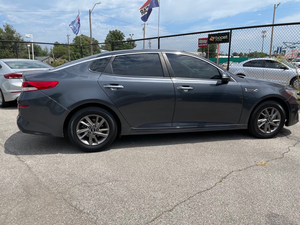 2020 Kia Optima Image 4