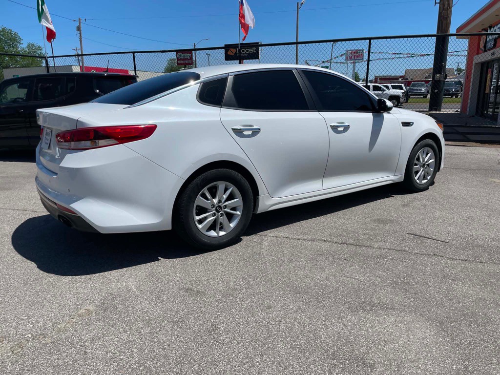 2018 Kia Optima Image 5
