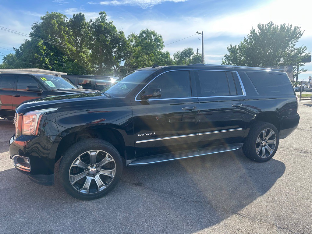 2015 GMC Yukon Image 3