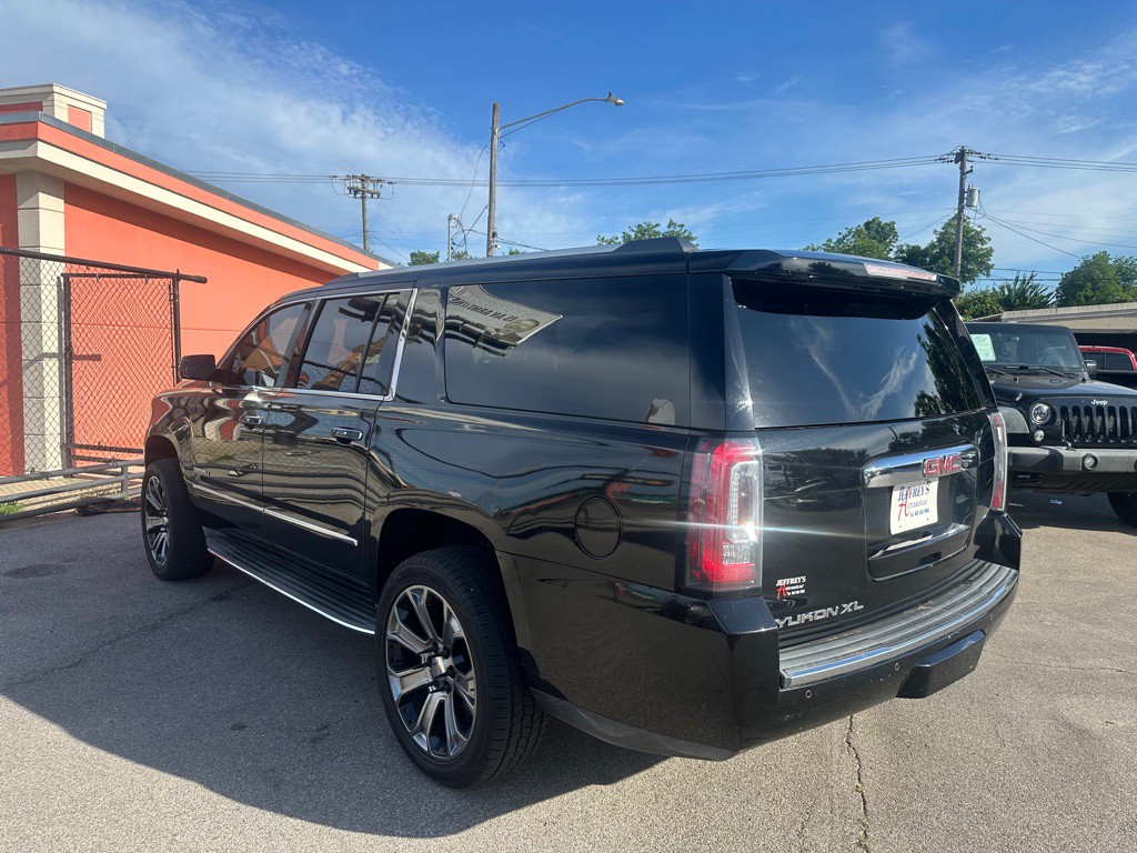 2015 GMC Yukon Image 4