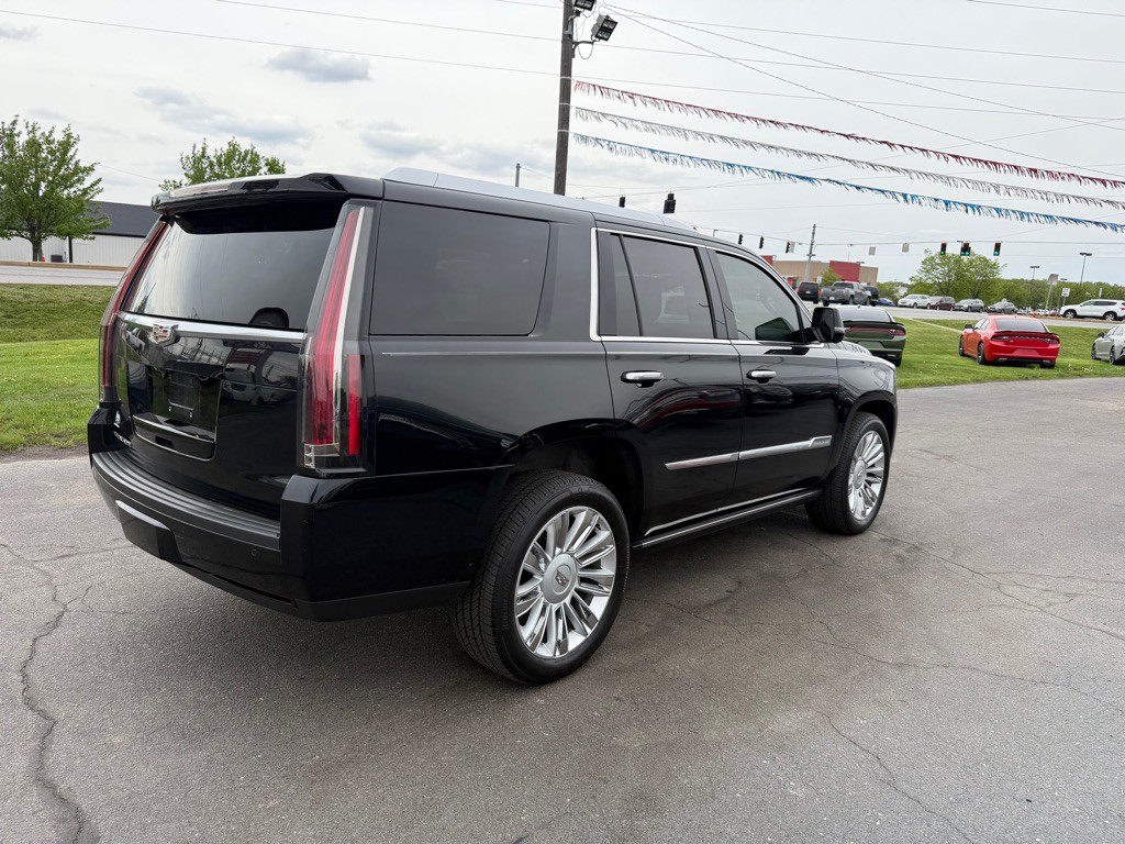 2016 Cadillac Escalade Image 8