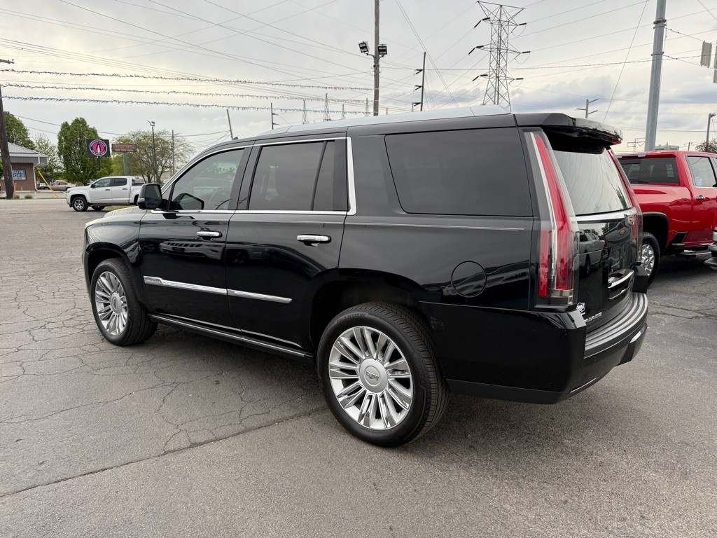2016 Cadillac Escalade Image 10