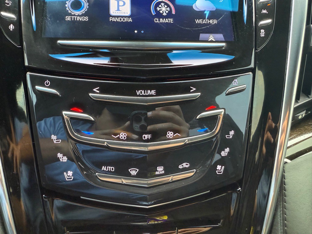 2016 Cadillac Escalade Image 12