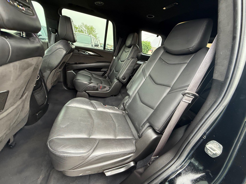 2016 Cadillac Escalade Image 21